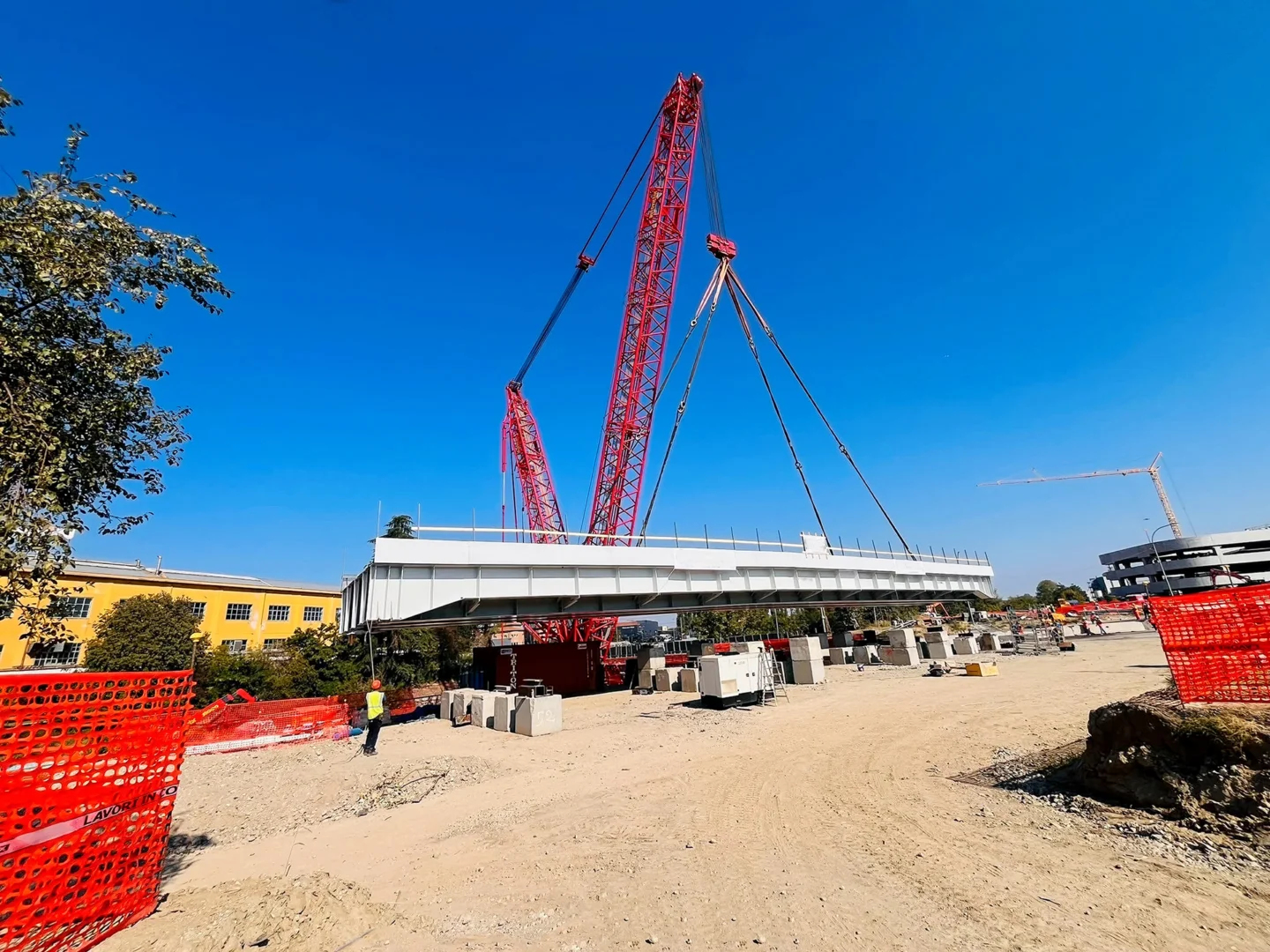 INSTALLAZIONE DI UN PONTE TRANVIARIO A BOLOGNA!