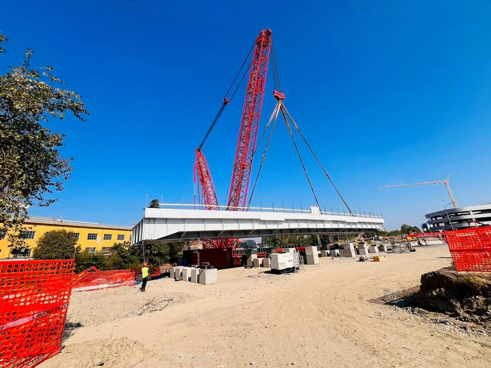 INSTALLAZIONE DI UN PONTE TRANVIARIO A BOLOGNA!
