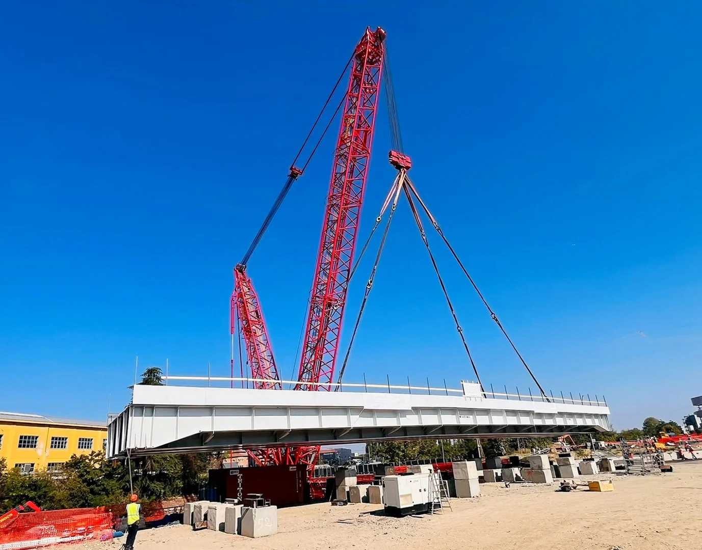 INSTALLAZIONE DI UN PONTE TRANVIARIO A BOLOGNA! - 1