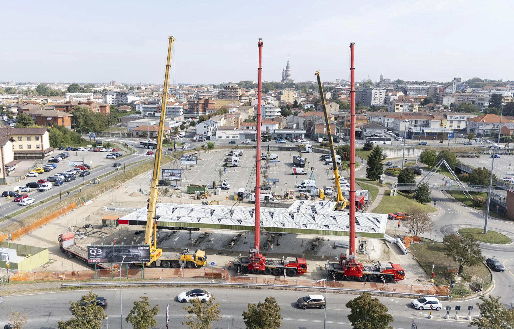 SOLLEVAMENTO COMPLESSO DI UNA COPERTURA A NOVARA! - 2