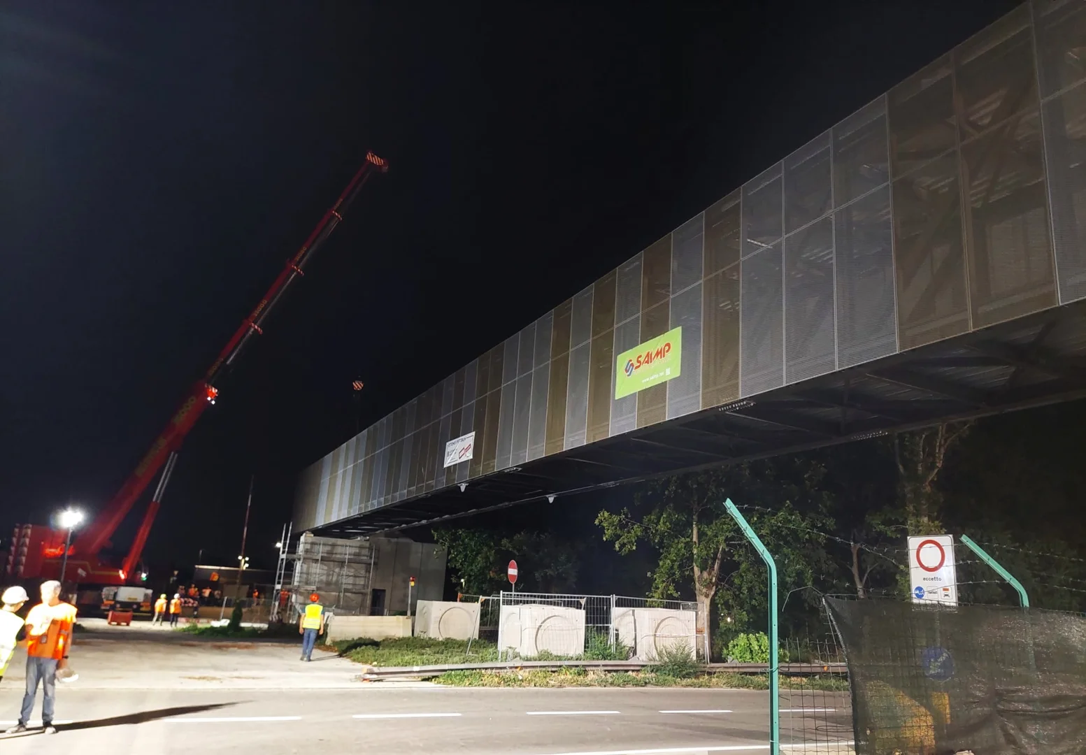 Passerella da 108 tonnellate a Milano Linate | Autovictor - 3