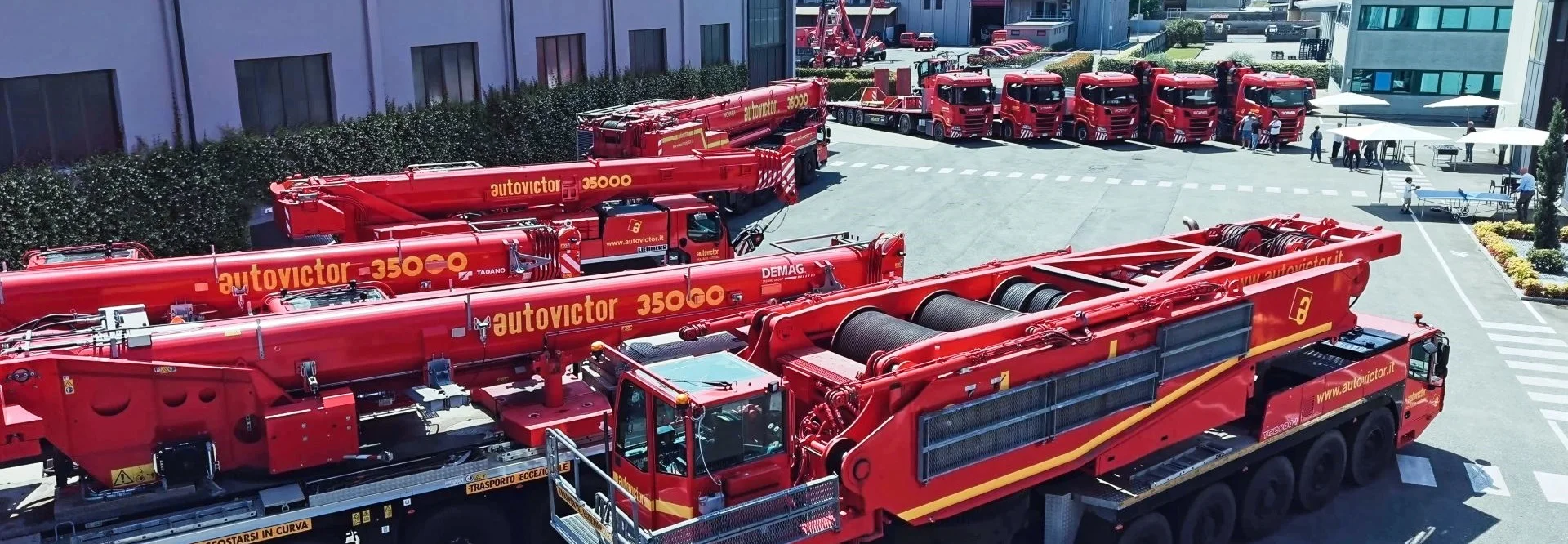Autogrù all terrain al lavoro